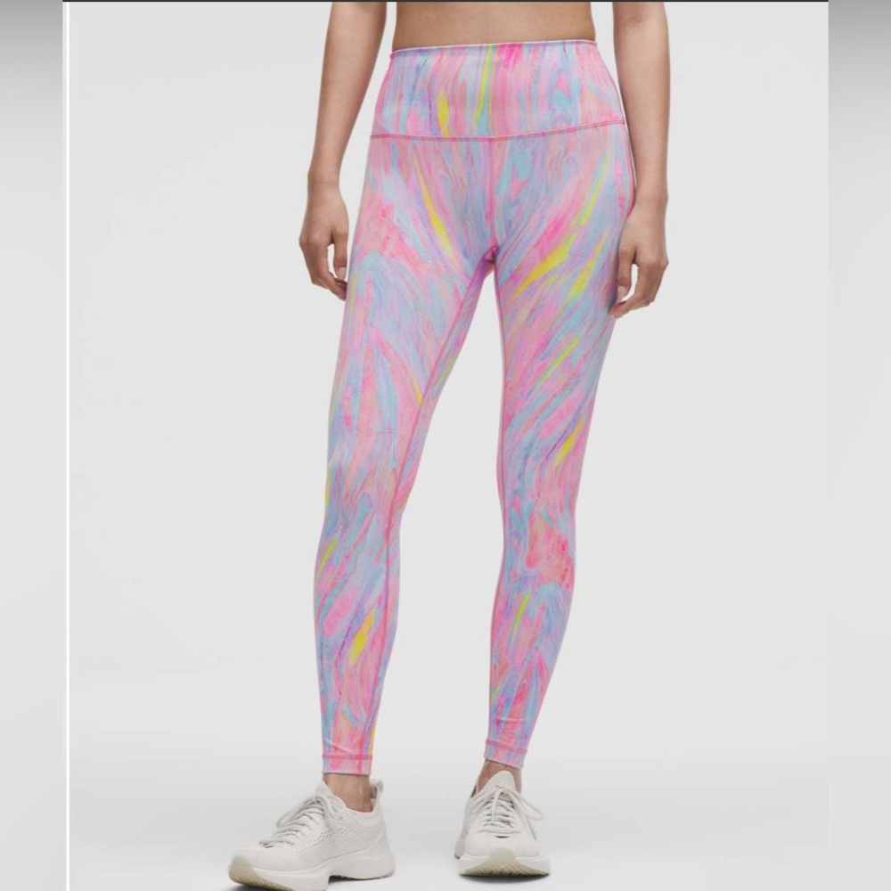 Lululemon Wunder Train High Rise leggings 28” 
Size 8
Prism Marble Multi